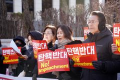 “윤석열 대통령과 한덕수 대행 탄핵 반대… 체포영장 청구는 위법”