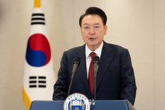 [속보] 법원, 윤석열 대통령 구속 취소