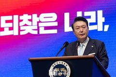 대통령 법률대리인단 “검찰, 즉시 석방 지휘하라”