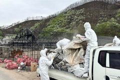 한동대 학생들, 경북 산불 피해 현장 복구 지원