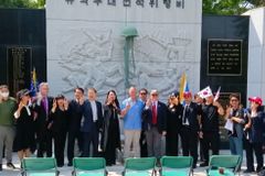 한미 양국, 국립현충원서 6·25 참전용사 공동 추모
