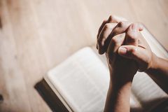 英 교회, 오순절 앞두고 전국적 기도행사 준비