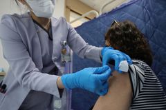 정부, 여름철 코로나19 재확산 대비… “치료제·자가검사키트 수급 철저 관리”