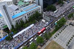 [사설] ‘거룩한방파제’ 한국교회가 힘 실어줘야