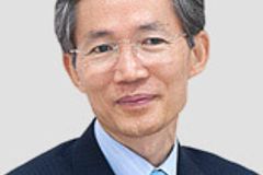 흔들릴 줄 알아야 부러지지 않습니다