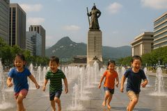 무더운 여름, 서늘한 한마디 촌철살인으로