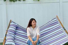 [이명진 칼럼] 냉동 배아의 생명을 지켜낸 생물학적 부모의 책임 의식 : 배우 이시영 논란에 부쳐