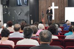 새교회(New Church), 창립 8주년 감사예배 드려