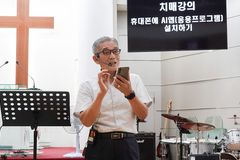 “외로운 어르신들에게 AI를 비서 친구로 만들어 드려요”