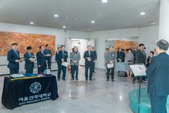 서울신대, 성화 「하나님이 땅의 흙으로」 기증 제막식 개최