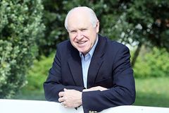 “WEA 굿윌 샤나 의장 배후에 존 랭로이”