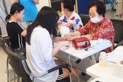 성결대 코어봉사단, 안양 데이케어센터서 뷰티케어 봉사