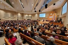 온라인→현장예배 회귀… 소형교회 예배회복률 높아