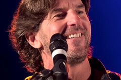 ‘Jesus, Take the Wheel’ 작곡가 브렛 제임스, 비행기 추락사고로 사망