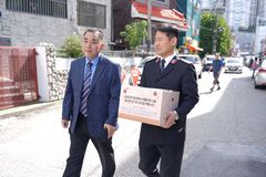 구세군, 추석 맞아 어르신들에 나눔 키트 전달