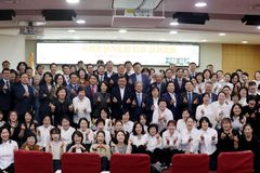 “조찬기도회 60년, 국회에 기도의 향기 멈추지 않도록”