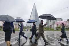 미국, 북한 인신매매 최하위 등급 지정… 북한 "인권재판관 행세" 반발