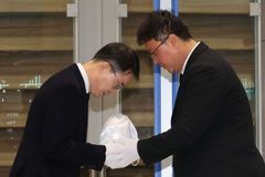 캄보디아서 숨진 한국인 대학생 유해 귀국… 경찰, 공동 부검으로 사인 규명 착수
