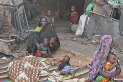 수단에서 추방된 남수단 부모, 자녀들과 재회… “인권 침해 비판 속 희망의 귀향”