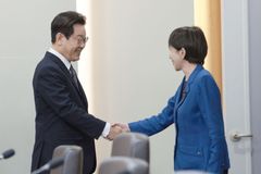 이재명 대통령, 다카이치 일본 총리와 첫 정상회담