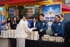 강남경찰서 경목실, 일선 경찰들 위해 푸드트럭 케이터링 섬김