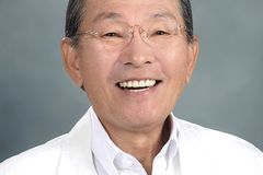 국민가수 윤항기 목사, 찬양 간증 집회 열어