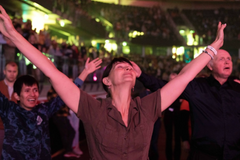 윌 그레햄, 플로리다 순회 전도집회… 에스토니아 이어 수백 명 결신