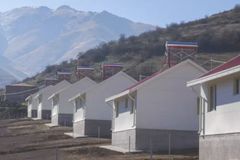 고향에서 쫓겨난 아르차흐 난민들, 아르메니아 산악 마을에 새 보금자리