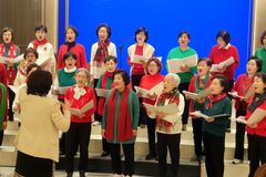 미리 만난 ‘메리 크리스마스’… 캐롤과 찬양, 예배의 향연