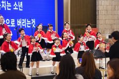 미리 찾아온 성탄의 기쁨…와이키키 크리스마스 페스티벌