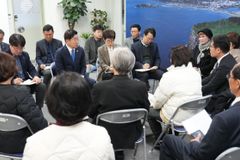 제주도민 대표단, 오영훈 지사에 평화인권헌장 폐기 요구