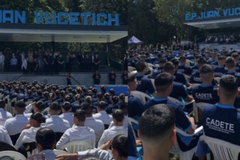 부에노스아이레스 경찰 사관생도 300여 명, 대규모 복음주의 침례식 참여