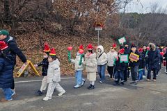 전 교인 800여 명 참여, 성탄 앞두고 도심서 ‘성탄 퍼레이드’
