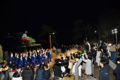 과거·현재·미래 밝히는 애기봉 ‘3색 크리스마스 트리’