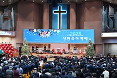 “예수 그리스도, 세상의 빛”… 한국교회, 예배 드리며 성탄 묵상