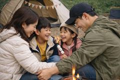 1인 가구 8백만, 출산률 반등, 하루 자살 40명, 아동학대 증가…