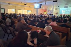 송구영신예배로 새해 연 한인동산장로교회, 리더십 전환 준비도