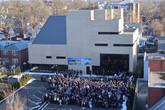 모든 세대·다민족 회중이 함께 여는 미래… 퀸즈장로교회 제2성전 입당