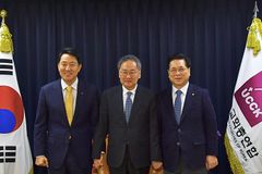한교총 김정석 대표회장, 오세훈 서울시장과 환담