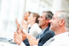 [뇌치유상담/신경신학편(11)] 마음챙김명상의 4단계 훈련법