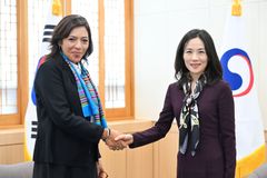 김진아 외교부 2차관, 엘리자베스 살몬 유엔 북한인권 특별보고관 접견… 북한 인권 UPR 협력 강조