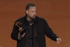 그래미 3관왕 젤리 롤, 수상 무대서 공개 신앙 고백 “예수는 모두의 구주”