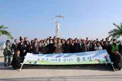 포항 교계, 사순절 맞아 해변 플로깅