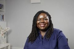 英 기독교인 간호사, 징계 철회 후 복직…성별 호칭 논란 재판 앞둬