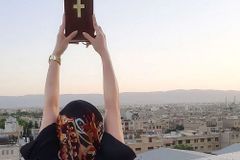 해외 거주 이란인들 “복음과 종교 자유의 시대 오길”