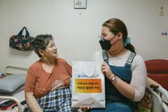 월드비전 송파종합사회복지관, 우리은행 취약계층지원 사업으로 어르신 밑반찬 지원