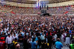 프랭클린 그래함 목사, 페루 집회서 8만 9,500여 명에 복음 전해