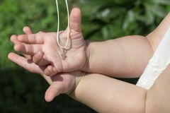 美 조지아주 대형교회, 캠퍼스 세 곳 예배서 4백명 ‘자발적 세례’ 진행