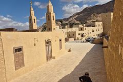 이집트 안토니 동굴… 그와 함께 머물기 위해, 의식적으로 고독을 택하라