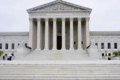 미국 대법원 전환치료 판결, 청소년 상담 금지법 위헌… 표현의 자유 기준 재정립